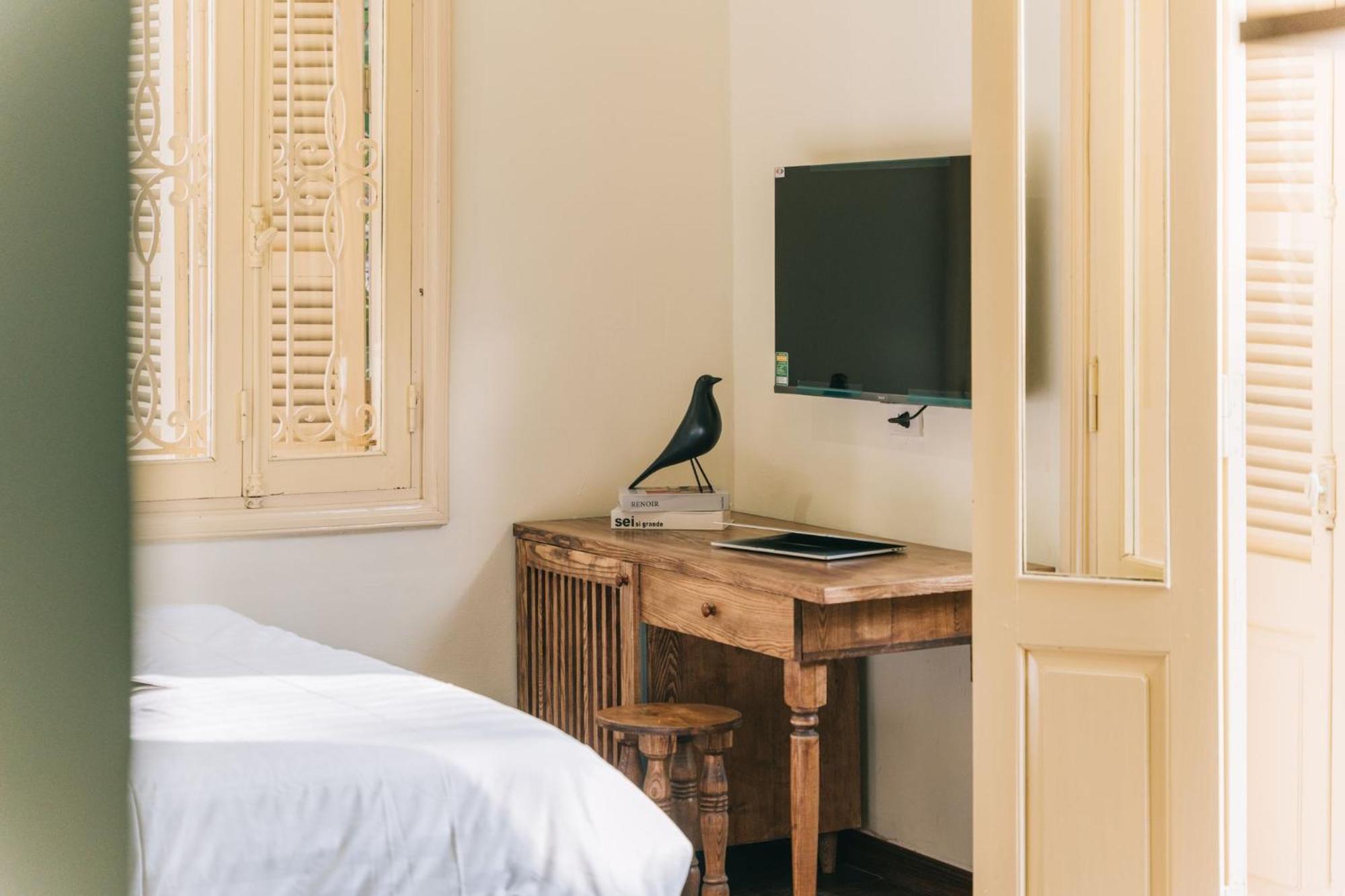 Amber Glow - Cozy Retreat Near Thanh Cong Lake-free Laundry