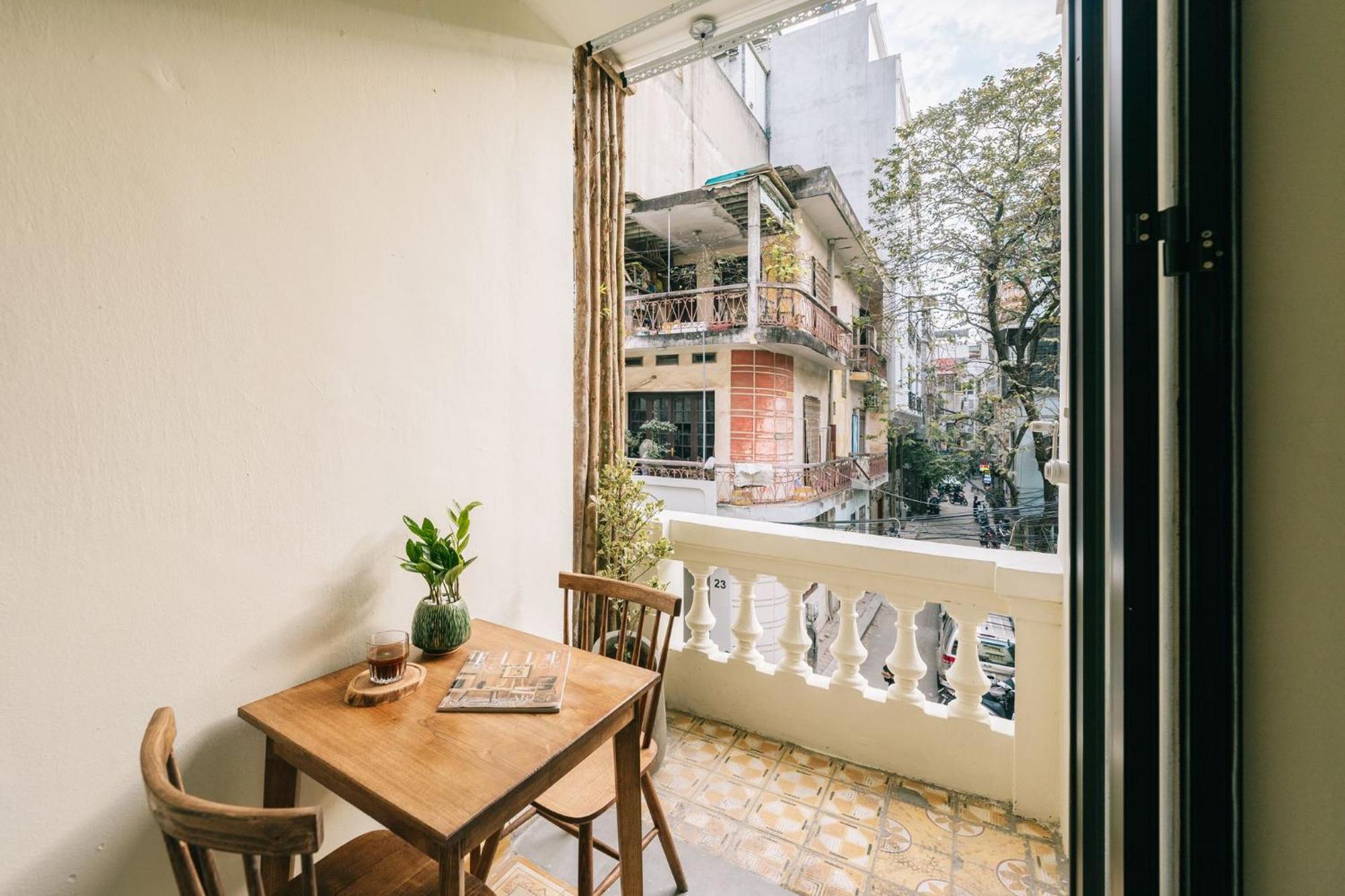 Amber Glow - Cozy Retreat Near Thanh Cong Lake-free Laundry *