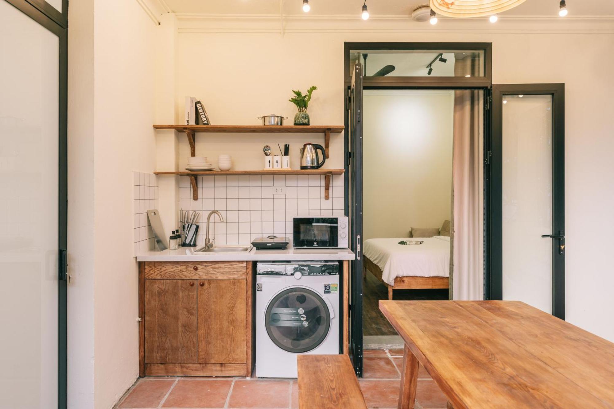 Amber Glow - Cozy Retreat Near Thanh Cong Lake-free Laundry *