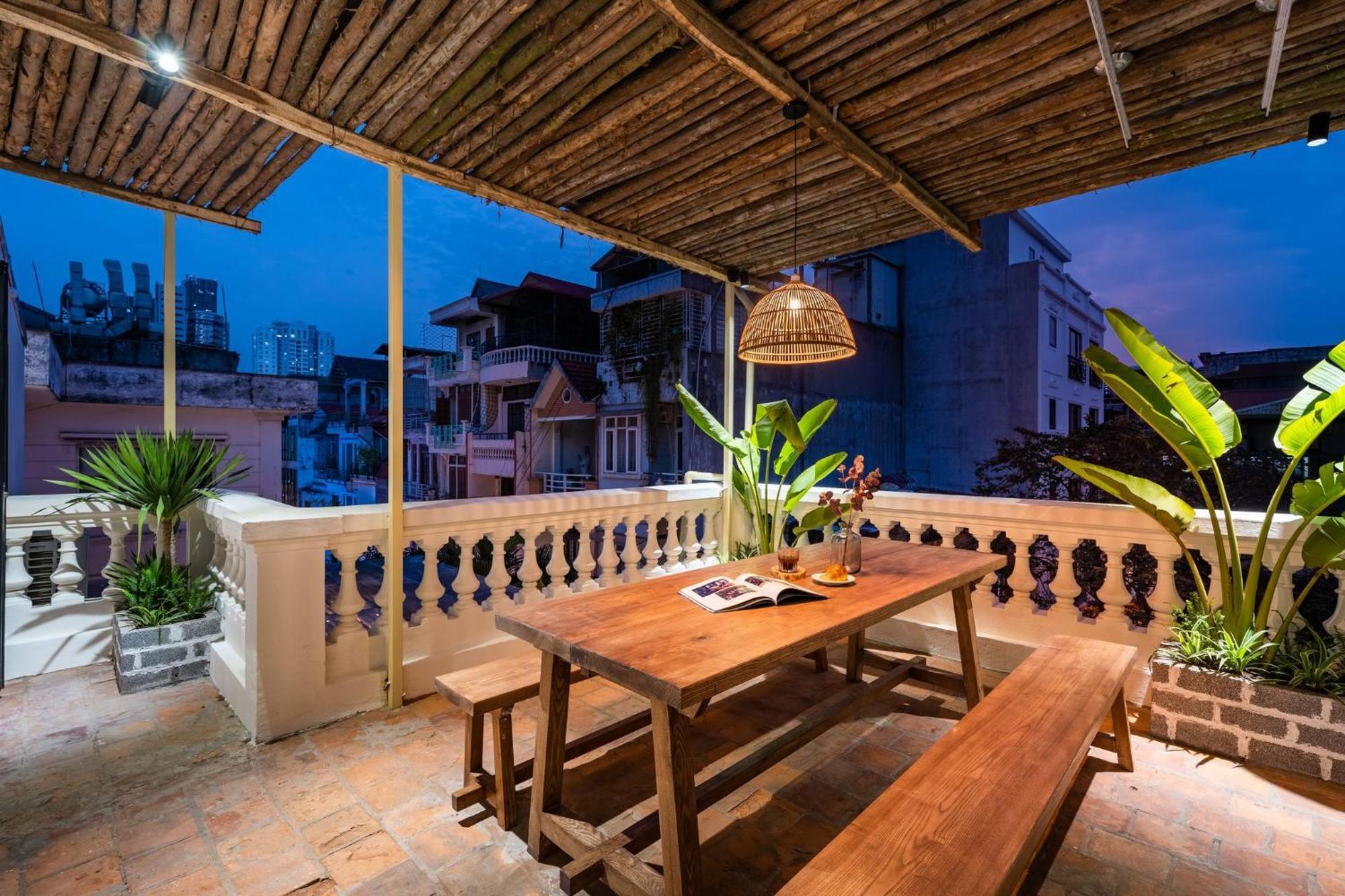 Amber Glow - Cozy Retreat Near Thanh Cong Lake-free Laundry Căn hộ