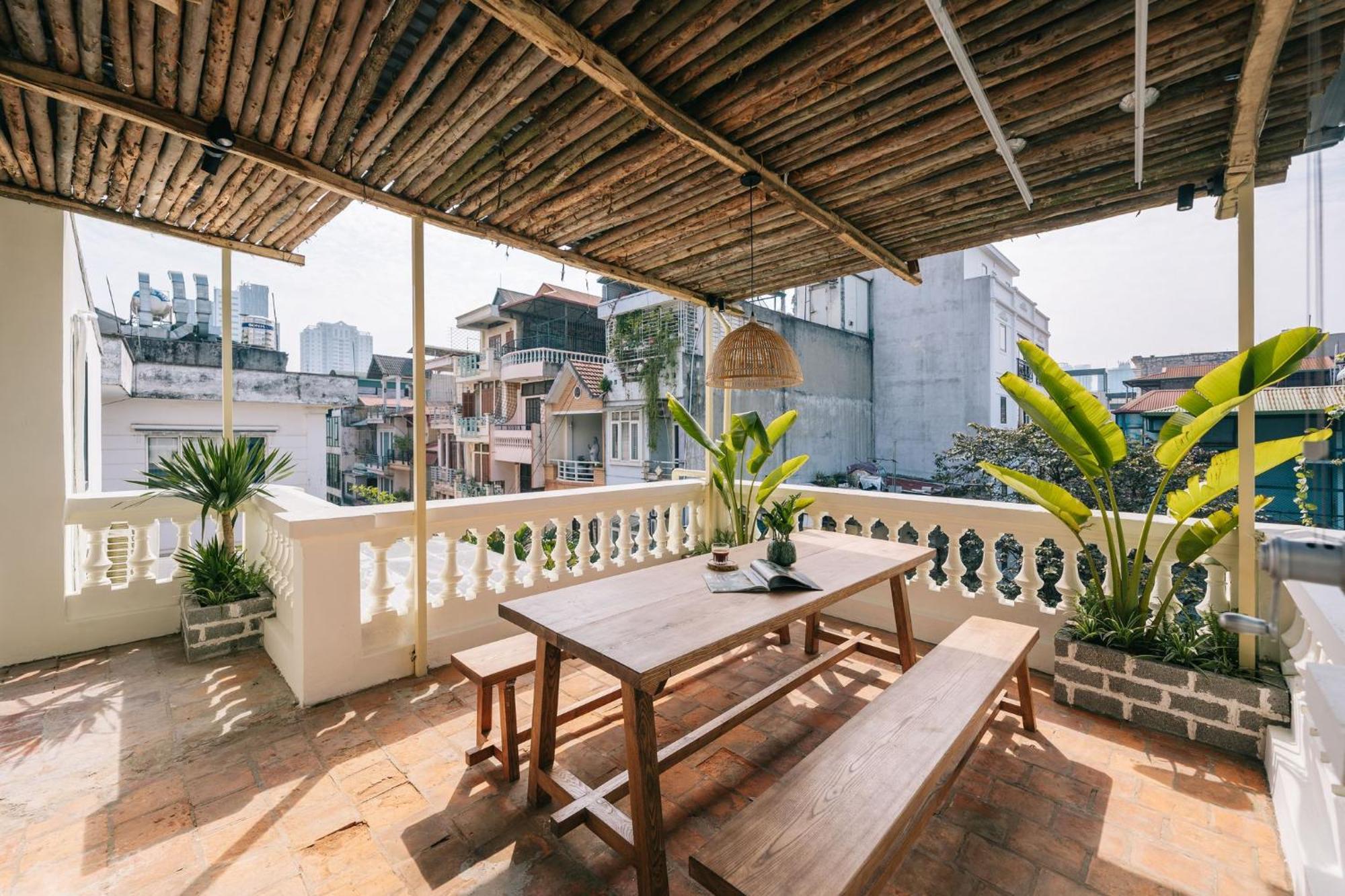 Amber Glow - Cozy Retreat Near Thanh Cong Lake-free Laundry Hà Nội
