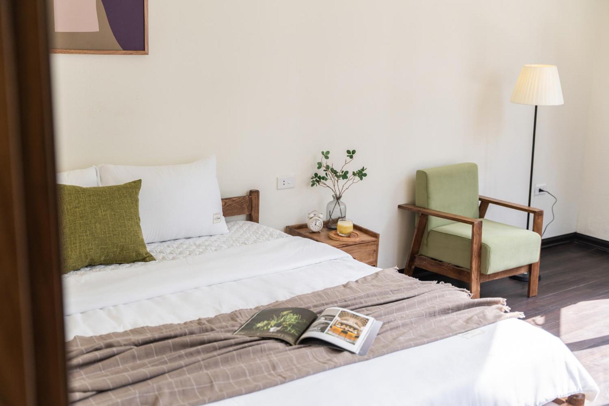 Amber Glow - Cozy Retreat Near Thanh Cong Lake-free Laundry