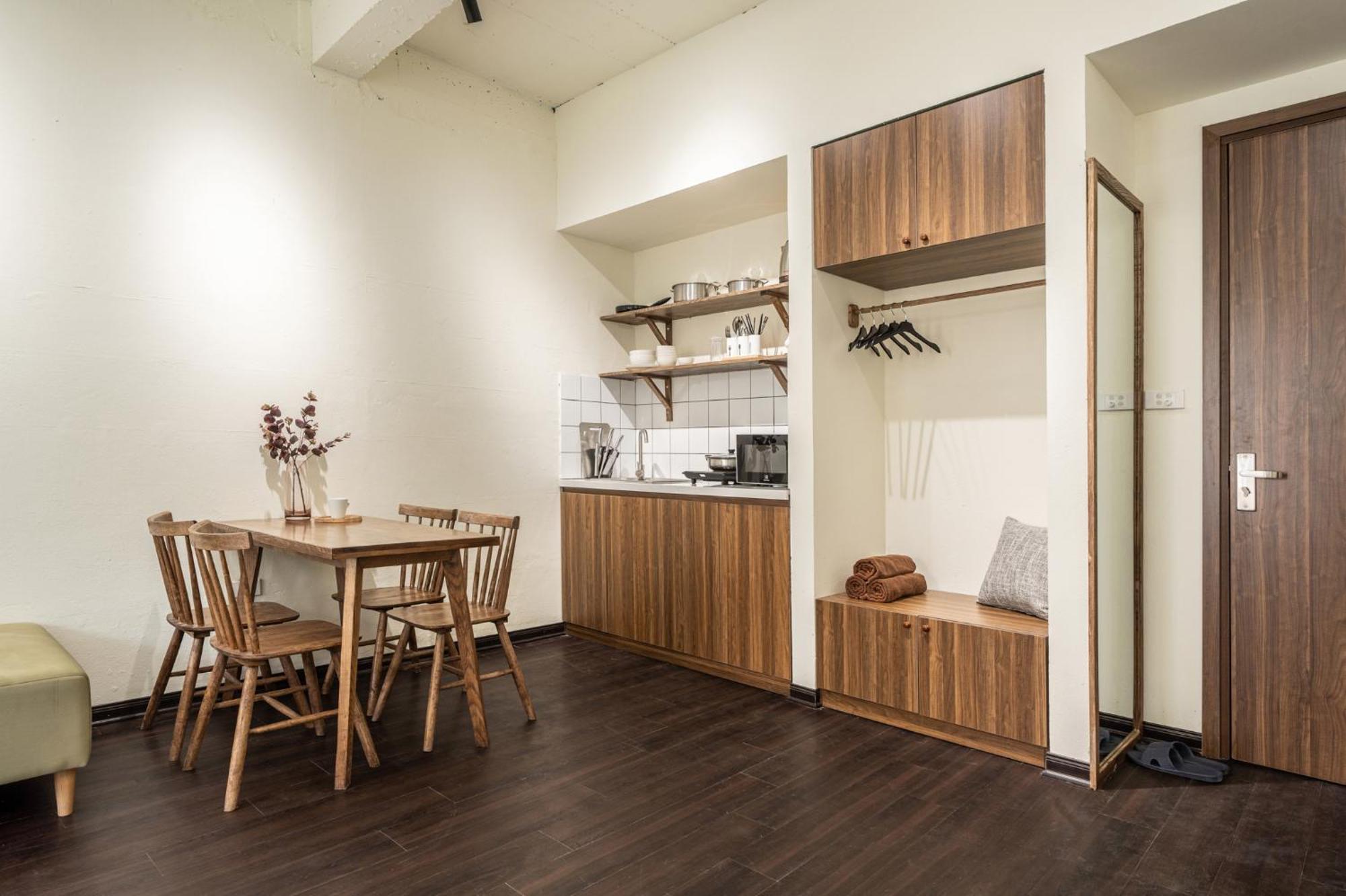 Amber Glow - Cozy Retreat Near Thanh Cong Lake-free Laundry Căn hộ