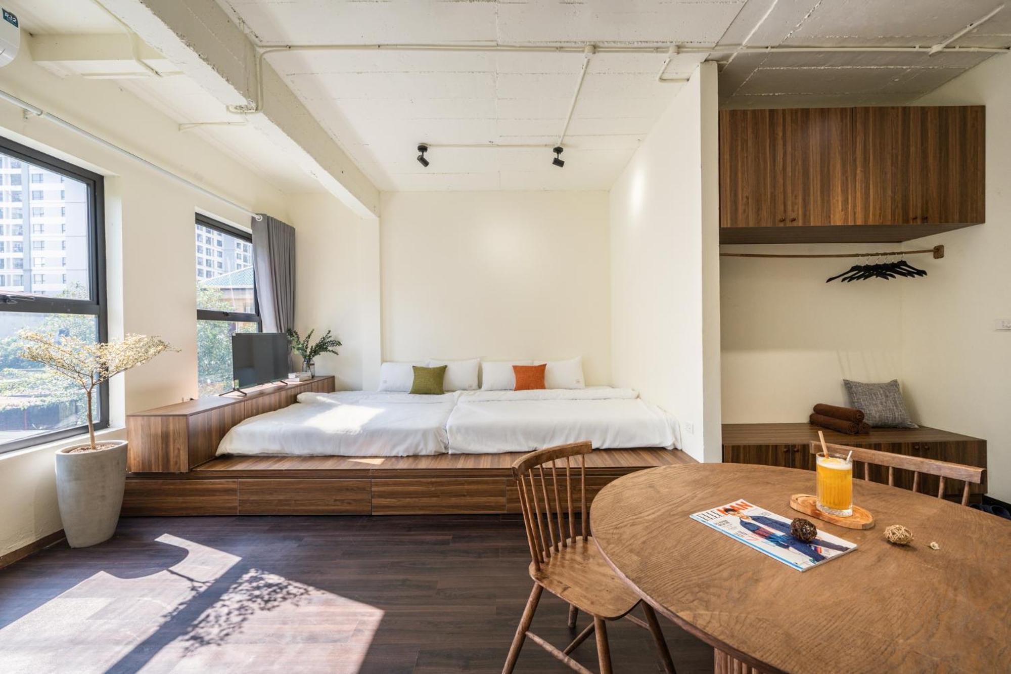 Amber Glow - Cozy Retreat Near Thanh Cong Lake-free Laundry